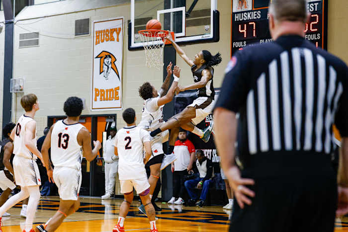 Webster Groves Missouri Mount Carmel Illinois boys basketball December 16 2023 Nate Latsch 25024